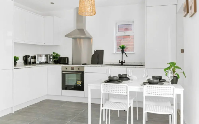 Isimi Luxurious House 4-bed in Alfreton Derby