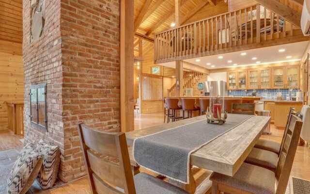 Huckleberry Mountain Lodge