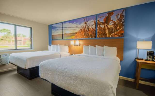 Days Inn & Suites by Wyndham Waterloo