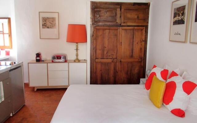 le 1835, studio rouge-Corail