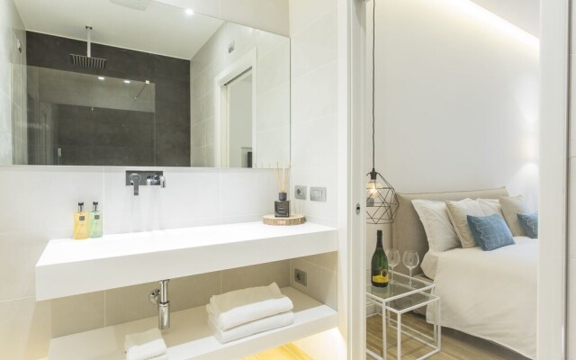 Erïk Langer Cesare Battisti Suites