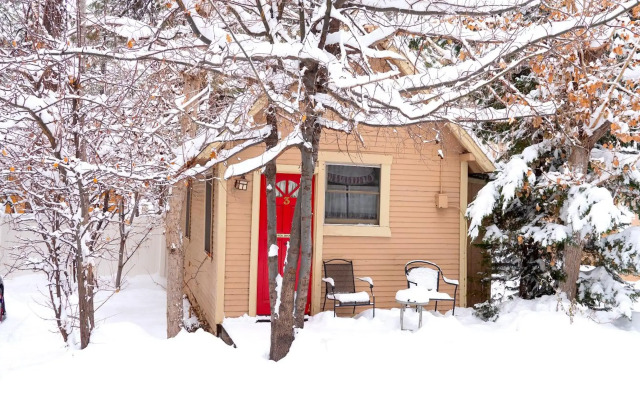 Sleepy Forest Cottages