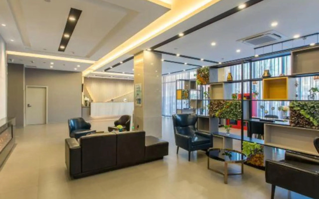 Homeinn Selected Hotel (Linyi Railway Station Square)