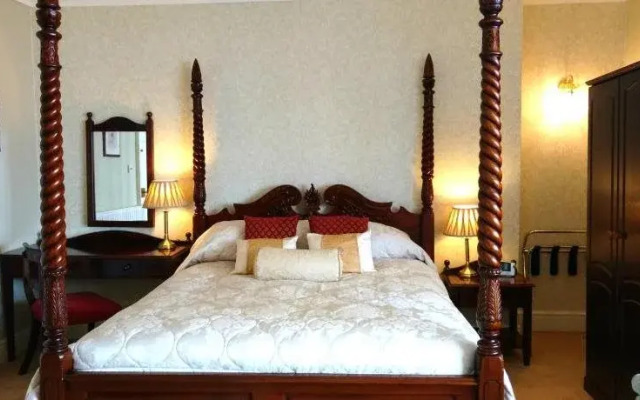 Choughs Nest Hotel