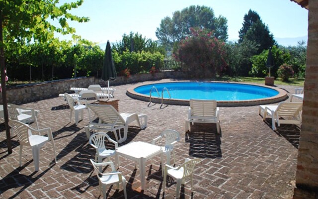Apartment With 3 Bedrooms in Bevagna, With Pool Access and Enclosed Ga