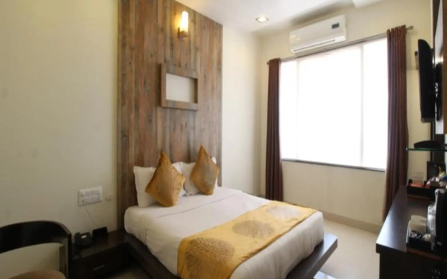 Marigold- Newly Renovated Hotel