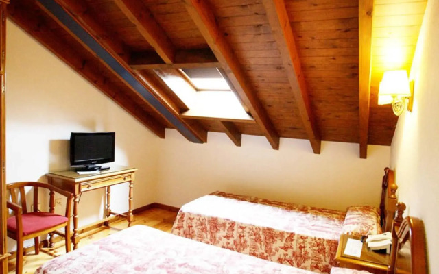 Hotel Puente Romano