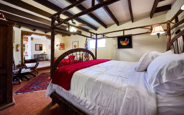 Loba Luna Bed & Breakfast