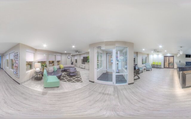 Baymont Inn & Suites