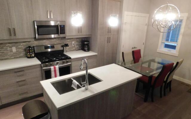 Three-Bedroom House with Balcony #33 Sunalta Downtown