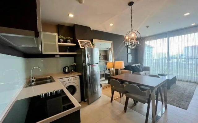 Luxury 2-Bedroom Condo with Pool