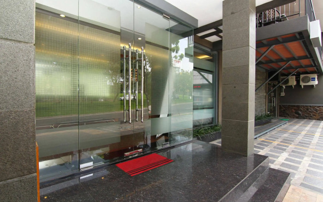 Airy Citraland International Surabaya