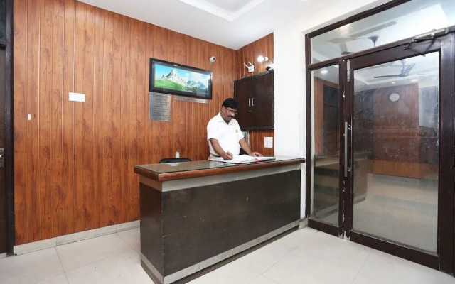 Akash Guest House by OYO Rooms