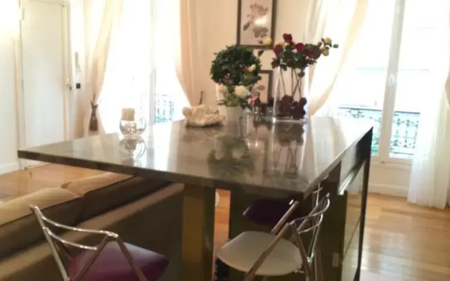Appartement de Luxe Avenue Montaigne