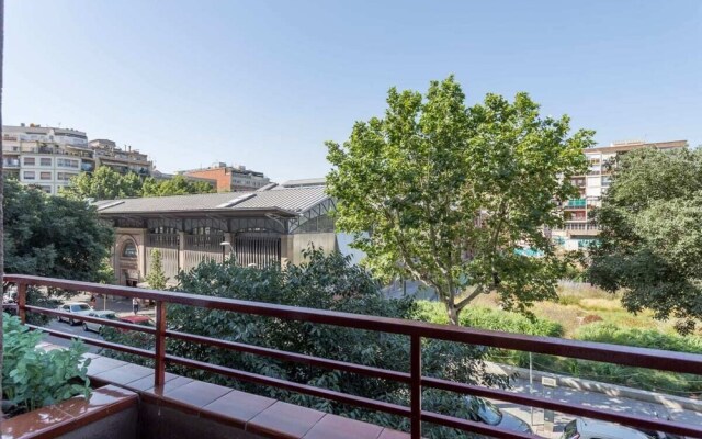 Stylish 4 bed Apt in the Center