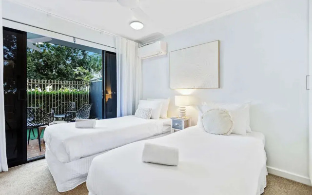 Rainforest Reef Retreat - Esplanade Ground-floor Apartment