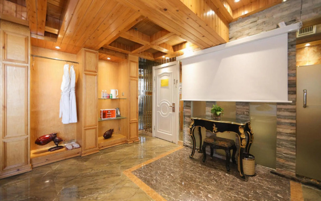 No.5 Theme Hotel