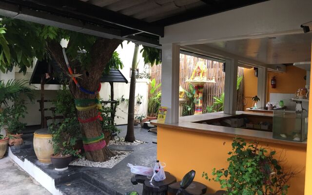 Taphouse Guest House