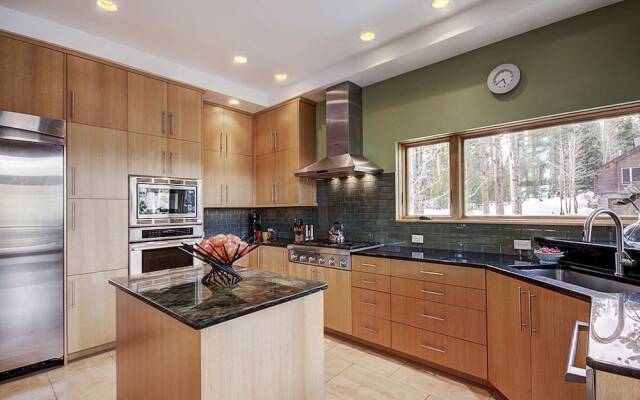 Cloud  4 Bedroom Home by RedAwning