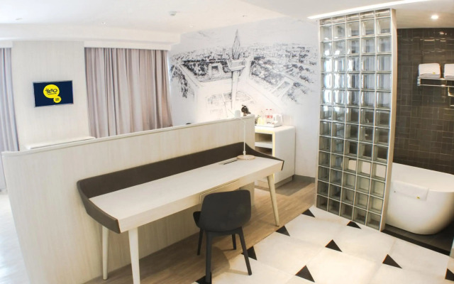 YELLO Hotel Harmoni Jakarta