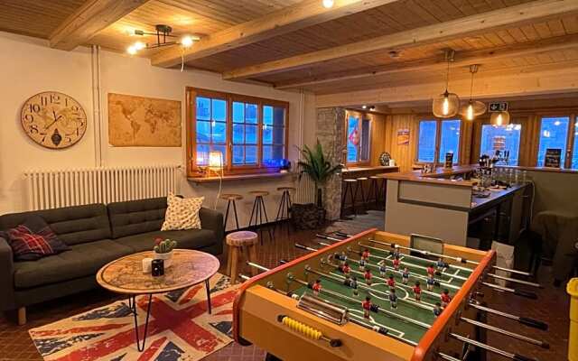 Freeride Hostel & Bar lounge