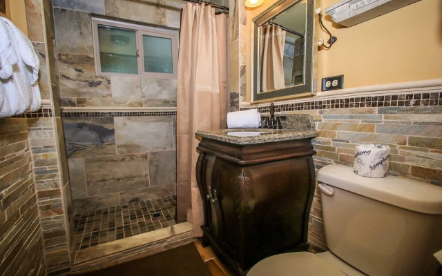 Cabin Idle Ours 933 by RedAwning