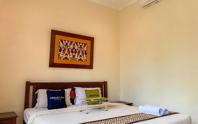 OYO 261 Sasono Putro Guest House
