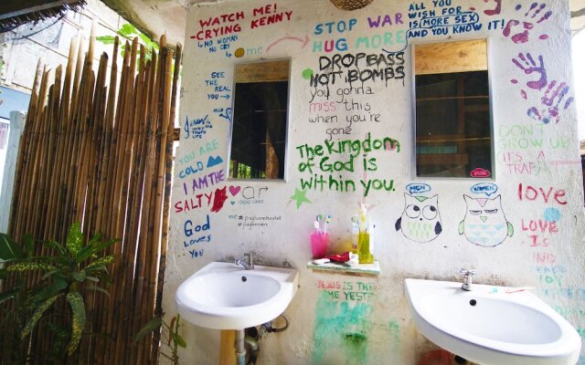 Paglaom Hostel - Adults Only
