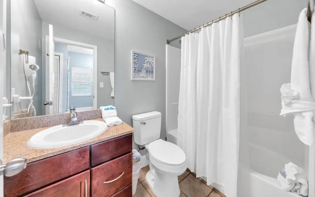 Laketown Wharf 806