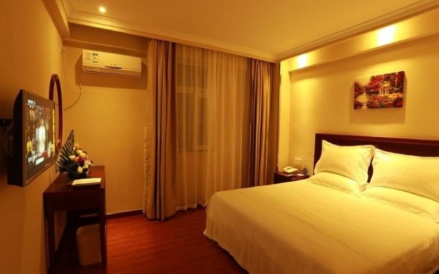 GreenTree Inn Sanya Hexi District Chunyuan Seafood Square Express Hotel