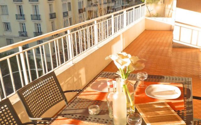 Bottero Terrasse by Nestor&Jeeves