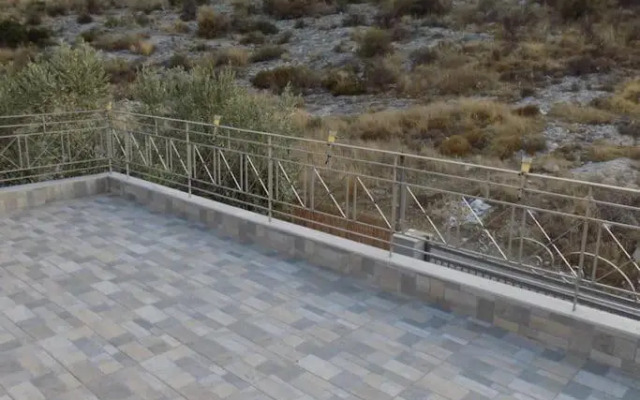 Nikos House Megara