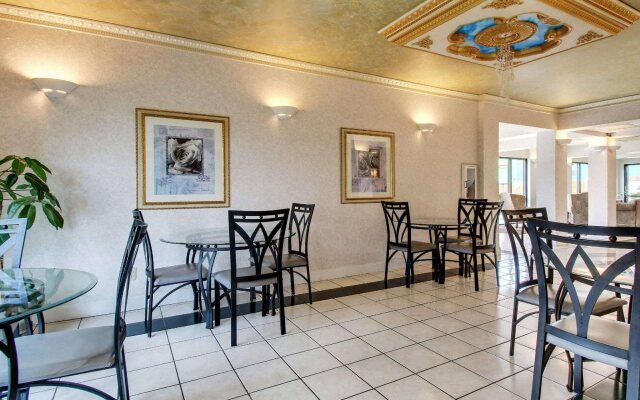 Econo Lodge Inn & Suites Diamondhead