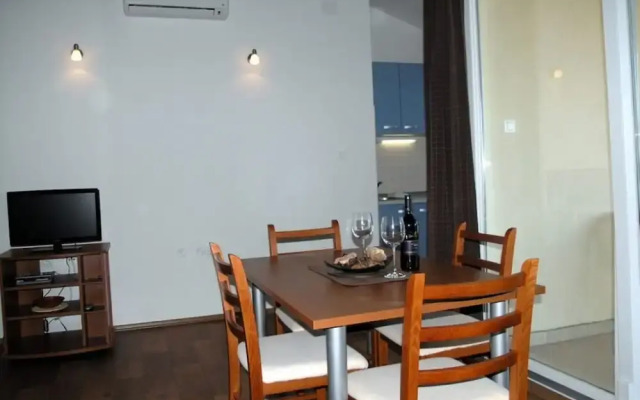 Aurelius - Relaxing With Gorgeous View - A3 Maja