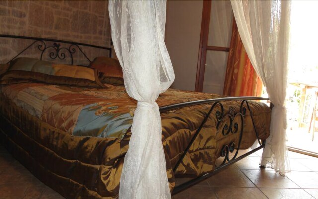 Manganos Hotel