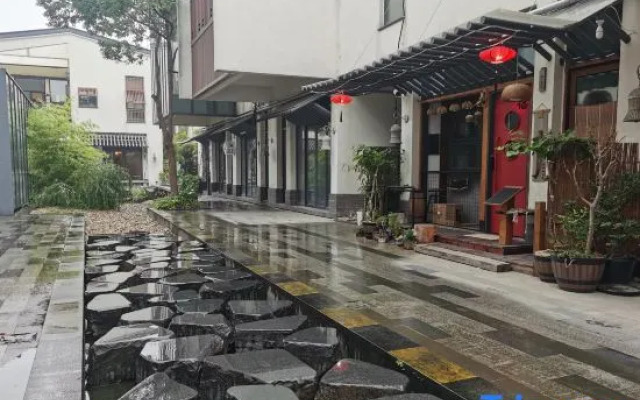Ruo Ri Wang Lou B&B（Shanghai Zhujiajiao Ancient Town Store）