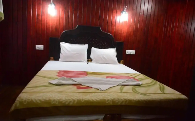 Sreekrishna Houseboat