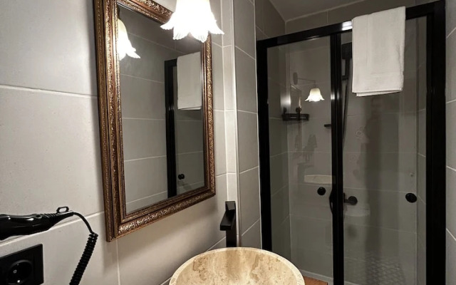 1870 Taş Konak Otel - Sanat Sokağı