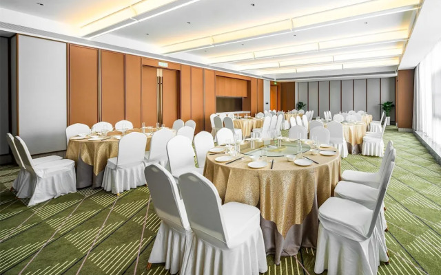 Hilton Garden Inn Xinyang East Railway Station