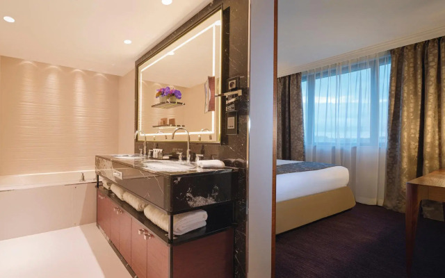 Crowne Plaza Paris - Neuilly