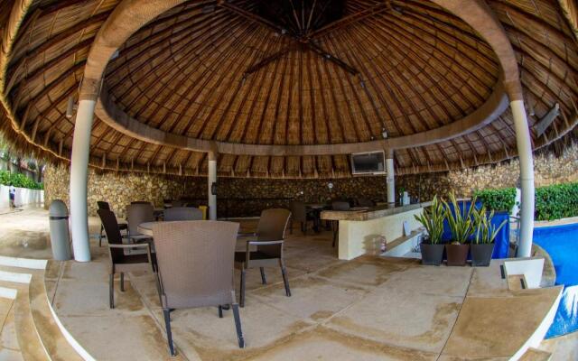 Beach Club, Palapa & Pool 3BR Acapulco