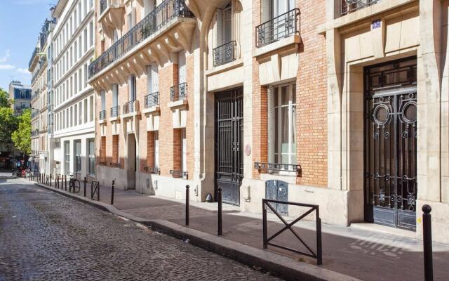 Beautiful And Charming Flat For 4 In The Centre Of Paris
