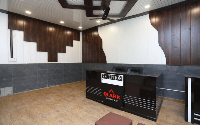 Oyo 36011 Qlark Stay