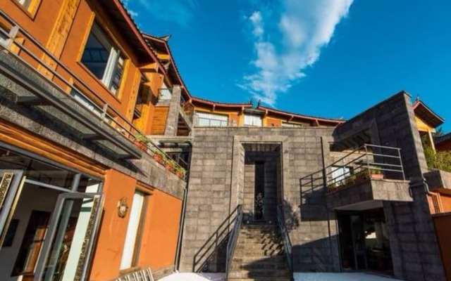 Lugu Lake Dengfengbanshan Boutique Hotel