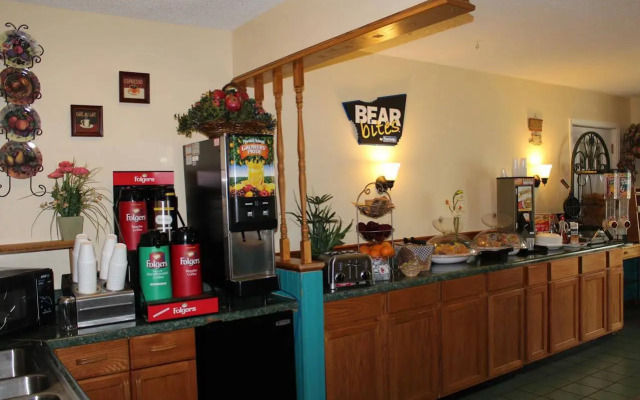 Travelodge by Wyndham Perry National Fairgrounds Area I-75