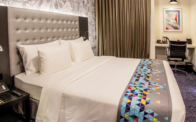 Fairway Colombo - Sri Lanka's First Hotel With Robot Technology