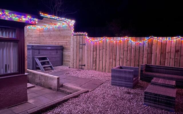 The Steading with 7 Seater Hot Tub Aberdeenshire