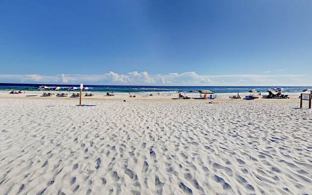 Tropical Retreat Double Gate - 4 Br Home