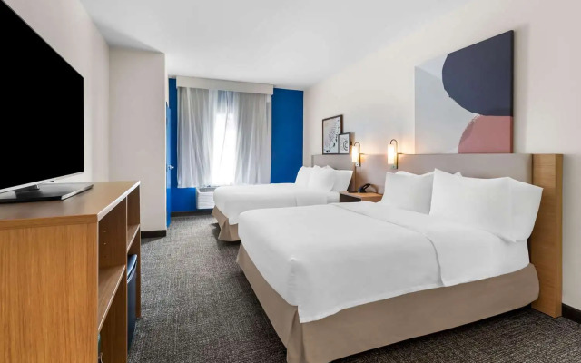 Spark by Hilton Pearland (H)