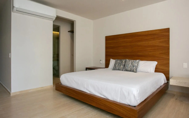 Kaab by the Beach. Condo with roofpool